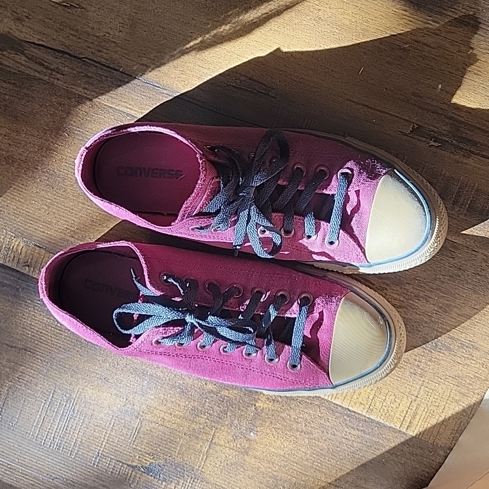 Allstars Converse Men Size Ten (A++ condition)